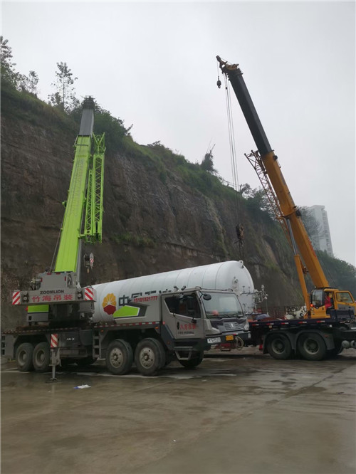 浮山县“不怕风雨冻”—— 吊车的 “恶劣环境适应” 技术